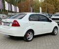 Белый Шевроле Авео, объемом двигателя 1.6 л и пробегом 230 тыс. км за 3800 $, фото 6 на Automoto.ua