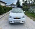 Белый Шевроле Авео, объемом двигателя 1.6 л и пробегом 229 тыс. км за 4300 $, фото 1 на Automoto.ua