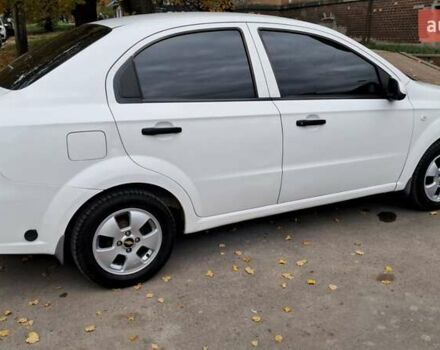 Белый Шевроле Авео, объемом двигателя 1.5 л и пробегом 260 тыс. км за 4000 $, фото 6 на Automoto.ua