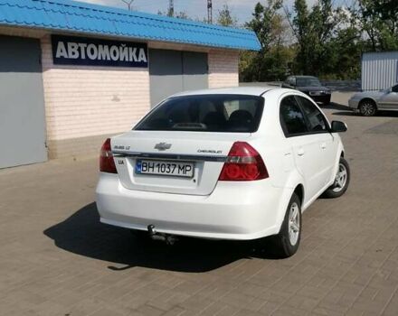 Белый Шевроле Авео, объемом двигателя 1.6 л и пробегом 400 тыс. км за 3900 $, фото 2 на Automoto.ua