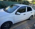 Белый Шевроле Авео, объемом двигателя 1.5 л и пробегом 350 тыс. км за 2700 $, фото 3 на Automoto.ua