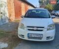 Белый Шевроле Авео, объемом двигателя 1.6 л и пробегом 197 тыс. км за 4000 $, фото 1 на Automoto.ua