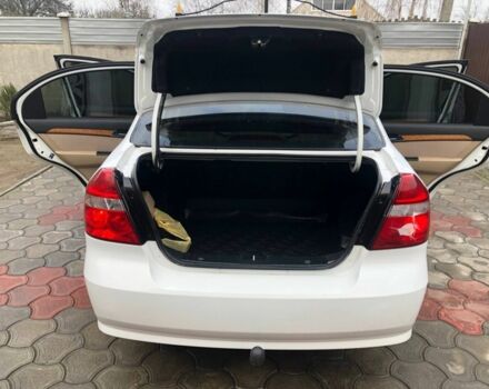 Белый Шевроле Авео, объемом двигателя 1.6 л и пробегом 228 тыс. км за 4200 $, фото 8 на Automoto.ua