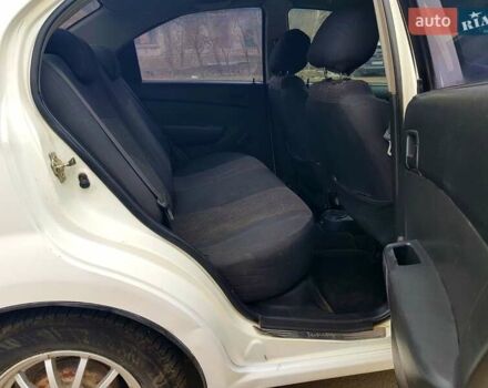 Белый Шевроле Авео, объемом двигателя 1.5 л и пробегом 160 тыс. км за 3400 $, фото 13 на Automoto.ua