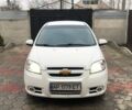 Белый Шевроле Авео, объемом двигателя 1.6 л и пробегом 228 тыс. км за 4200 $, фото 1 на Automoto.ua