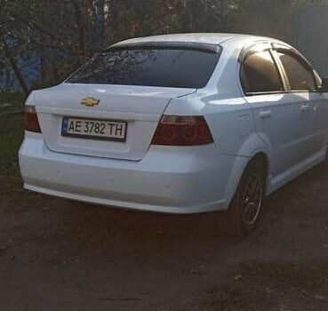 Белый Шевроле Авео, объемом двигателя 1.5 л и пробегом 145 тыс. км за 5600 $, фото 1 на Automoto.ua