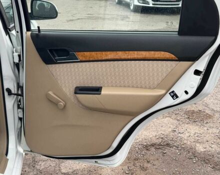 Белый Шевроле Авео, объемом двигателя 1.6 л и пробегом 89 тыс. км за 5240 $, фото 18 на Automoto.ua