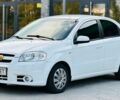 Белый Шевроле Авео, объемом двигателя 1.6 л и пробегом 229 тыс. км за 3800 $, фото 1 на Automoto.ua