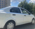 Белый Шевроле Авео, объемом двигателя 1.5 л и пробегом 252 тыс. км за 2900 $, фото 5 на Automoto.ua