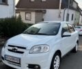 Белый Шевроле Авео, объемом двигателя 1.6 л и пробегом 240 тыс. км за 2200 $, фото 1 на Automoto.ua