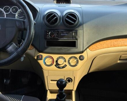 Белый Шевроле Авео, объемом двигателя 1.6 л и пробегом 433 тыс. км за 3900 $, фото 22 на Automoto.ua