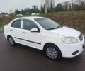 Белый Шевроле Авео, объемом двигателя 1.5 л и пробегом 600 тыс. км за 3100 $, фото 1 на Automoto.ua
