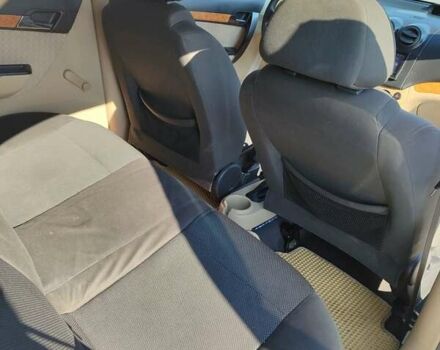 Білий Шевроле Авео, об'ємом двигуна 1.6 л та пробігом 200 тис. км за 3150 $, фото 11 на Automoto.ua