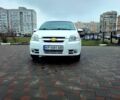 Белый Шевроле Авео, объемом двигателя 1.6 л и пробегом 175 тыс. км за 4800 $, фото 1 на Automoto.ua