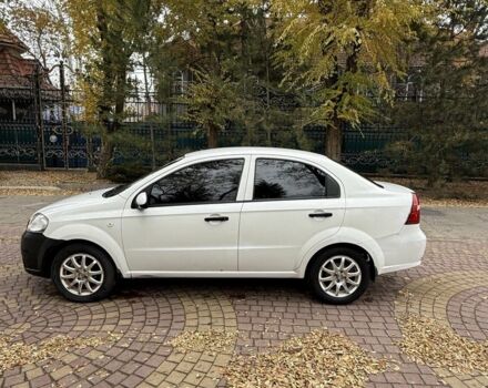 Белый Шевроле Авео, объемом двигателя 1.5 л и пробегом 84 тыс. км за 4200 $, фото 4 на Automoto.ua