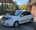 Білий Шевроле Авео, об'ємом двигуна 1.6 л та пробігом 254 тис. км за 3710 $, фото 1 на Automoto.ua
