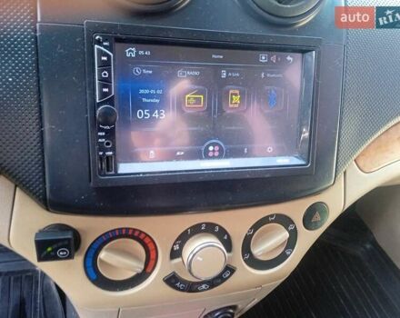 Белый Шевроле Авео, объемом двигателя 1.6 л и пробегом 260 тыс. км за 4600 $, фото 13 на Automoto.ua