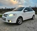 Белый Шевроле Авео, объемом двигателя 1.6 л и пробегом 133 тыс. км за 4700 $, фото 1 на Automoto.ua