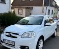 Белый Шевроле Авео, объемом двигателя 1.6 л и пробегом 100 тыс. км за 2800 $, фото 1 на Automoto.ua