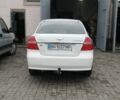 Белый Шевроле Авео, объемом двигателя 1.6 л и пробегом 400 тыс. км за 3650 $, фото 1 на Automoto.ua