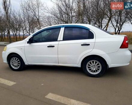 Белый Шевроле Авео, объемом двигателя 1.5 л и пробегом 160 тыс. км за 3400 $, фото 1 на Automoto.ua