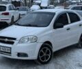 Белый Шевроле Авео, объемом двигателя 1.5 л и пробегом 276 тыс. км за 3500 $, фото 1 на Automoto.ua