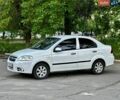 Белый Шевроле Авео, объемом двигателя 1.5 л и пробегом 250 тыс. км за 3000 $, фото 1 на Automoto.ua