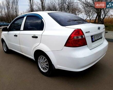 Белый Шевроле Авео, объемом двигателя 1.5 л и пробегом 160 тыс. км за 3400 $, фото 4 на Automoto.ua