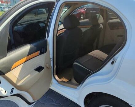 Білий Шевроле Авео, об'ємом двигуна 1.6 л та пробігом 200 тис. км за 3150 $, фото 1 на Automoto.ua