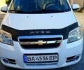 Белый Шевроле Авео, объемом двигателя 1.6 л и пробегом 212 тыс. км за 4000 $, фото 1 на Automoto.ua