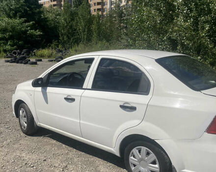 Белый Шевроле Авео, объемом двигателя 1.5 л и пробегом 252 тыс. км за 2900 $, фото 9 на Automoto.ua