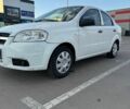 Белый Шевроле Авео, объемом двигателя 1.5 л и пробегом 280 тыс. км за 1400 $, фото 1 на Automoto.ua
