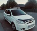 Белый Шевроле Авео, объемом двигателя 1.6 л и пробегом 245 тыс. км за 4000 $, фото 1 на Automoto.ua