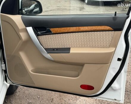 Белый Шевроле Авео, объемом двигателя 1.6 л и пробегом 89 тыс. км за 5240 $, фото 20 на Automoto.ua