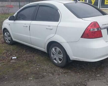 Белый Шевроле Авео, объемом двигателя 1.6 л и пробегом 120 тыс. км за 4500 $, фото 3 на Automoto.ua