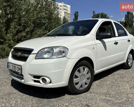 Белый Шевроле Авео, объемом двигателя 1.5 л и пробегом 260 тыс. км за 2700 $, фото 1 на Automoto.ua