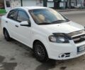 Белый Шевроле Авео, объемом двигателя 1.5 л и пробегом 214 тыс. км за 2700 $, фото 1 на Automoto.ua