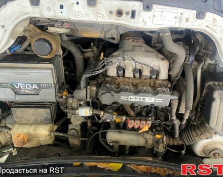 Білий Шевроле Авео, об'ємом двигуна 1.5 л та пробігом 250 тис. км за 3300 $, фото 6 на Automoto.ua