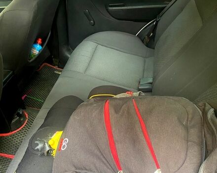 Білий Шевроле Авео, об'ємом двигуна 1.5 л та пробігом 250 тис. км за 3300 $, фото 4 на Automoto.ua