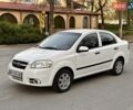 Белый Шевроле Авео, объемом двигателя 1.5 л и пробегом 250 тыс. км за 3600 $, фото 1 на Automoto.ua