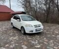 Белый Шевроле Авео, объемом двигателя 1.6 л и пробегом 300 тыс. км за 2850 $, фото 1 на Automoto.ua