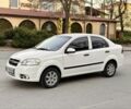 Белый Шевроле Авео, объемом двигателя 1.5 л и пробегом 250 тыс. км за 3600 $, фото 1 на Automoto.ua