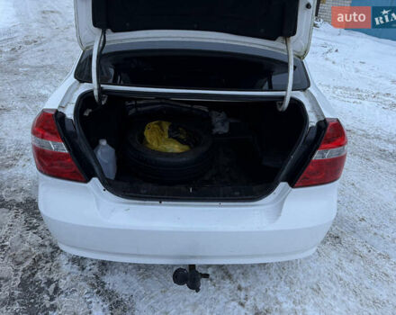 Белый Шевроле Авео, объемом двигателя 1.5 л и пробегом 276 тыс. км за 3500 $, фото 17 на Automoto.ua