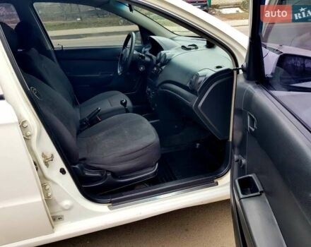 Белый Шевроле Авео, объемом двигателя 1.5 л и пробегом 160 тыс. км за 3400 $, фото 10 на Automoto.ua
