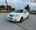 Білий Шевроле Авео, об'ємом двигуна 1.6 л та пробігом 220 тис. км за 3350 $, фото 1 на Automoto.ua