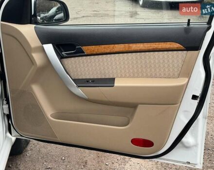Белый Шевроле Авео, объемом двигателя 1.6 л и пробегом 89 тыс. км за 5240 $, фото 19 на Automoto.ua
