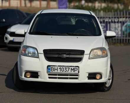 Белый Шевроле Авео, объемом двигателя 1.6 л и пробегом 433 тыс. км за 3900 $, фото 2 на Automoto.ua