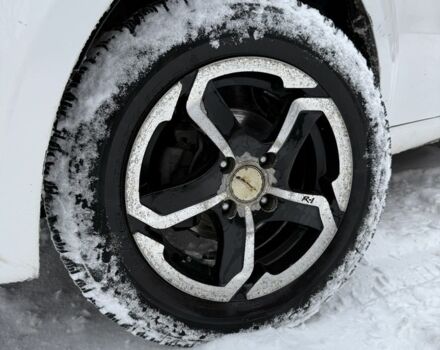 Белый Шевроле Авео, объемом двигателя 1.5 л и пробегом 276 тыс. км за 3500 $, фото 9 на Automoto.ua