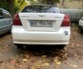 Білий Шевроле Авео, об'ємом двигуна 1.5 л та пробігом 250 тис. км за 3300 $, фото 2 на Automoto.ua