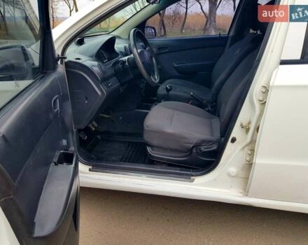 Белый Шевроле Авео, объемом двигателя 1.5 л и пробегом 160 тыс. км за 3400 $, фото 9 на Automoto.ua